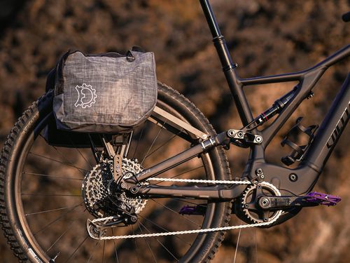 Le porte-bagages Divide s'adapte à n'importe quel vélo VTT, Gravel, vélo de route, fat bike ou ebike. 